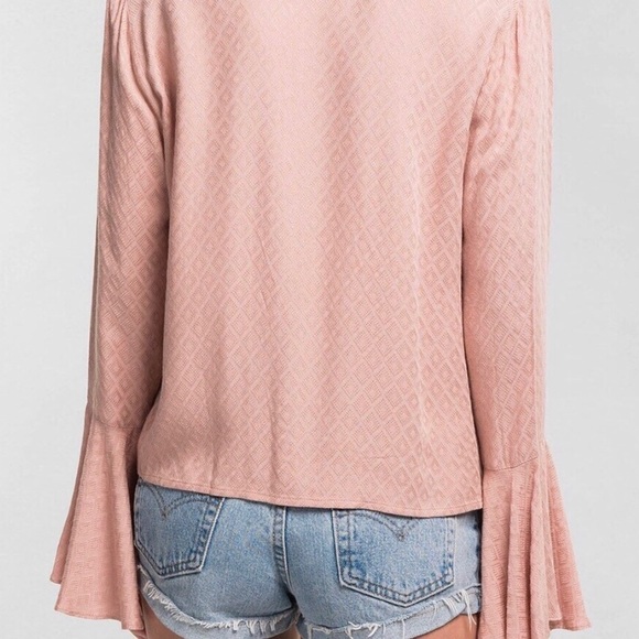 FLASH SALE Lovestitch tie front top - Picture 3 of 4